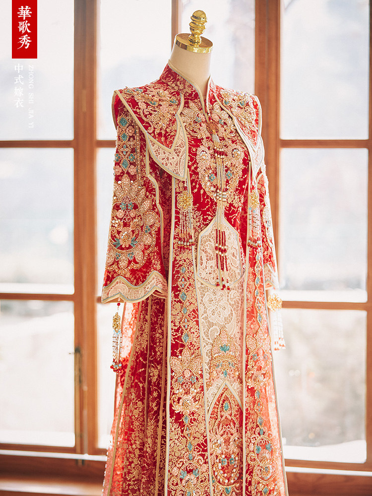Embroidery Dress - Gaun Pengantin Gaya Ming dengan Hiasan