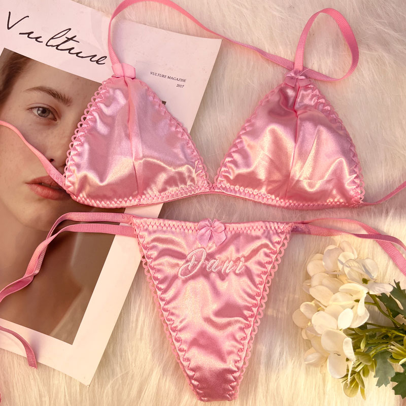 Set Bra Segitiga dan G-string  - Embroidery Name ulasan dan harga